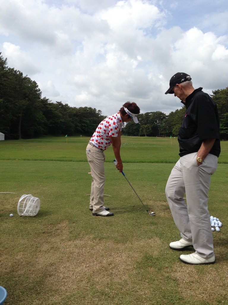 warm-up before a practice round at the Diamond Cup